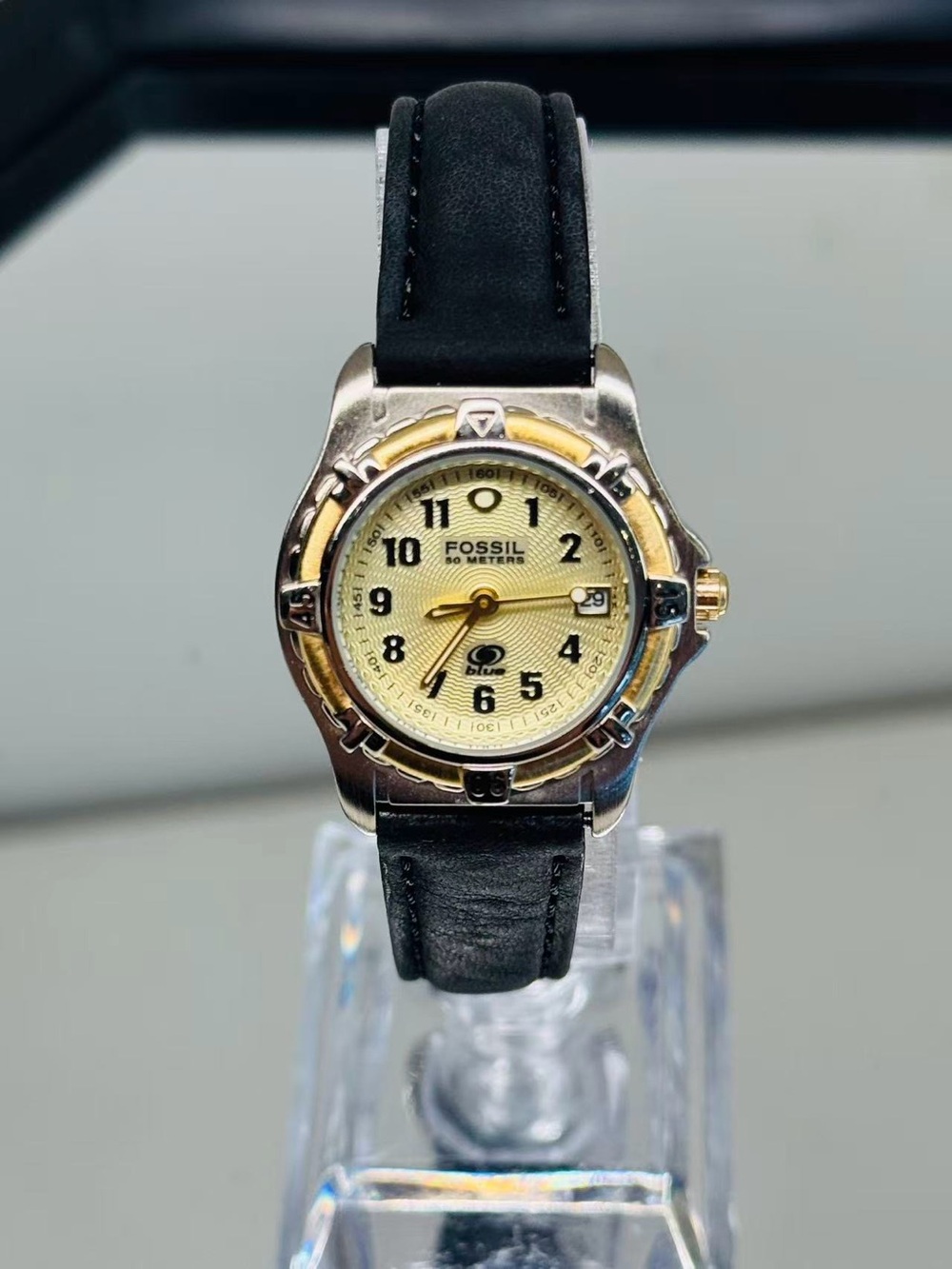 Vintage Fossil Blue AM-3136 Quartz Women Watch 27mm Date New Battery Runs